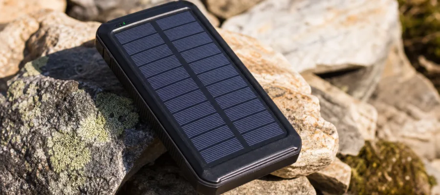 Solar-Powerbank kaufen: Lohnt sich eine Powerbank mit Solarladefunktion?